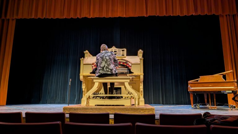 PXL_20260201_215523026